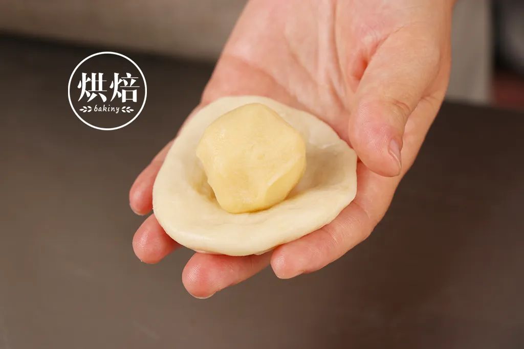 15块一个的蛋黄酥,平价好吃蛋黄酥