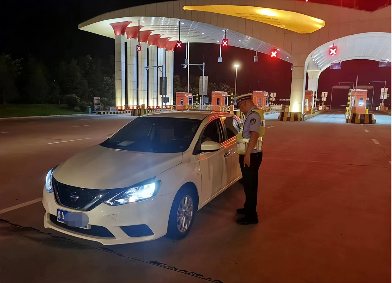 夏季治安打击整治“百日行动”丨尽锐出战!河南洛阳公安全力开展夏夜治安巡查宣防第二次集中统一行动