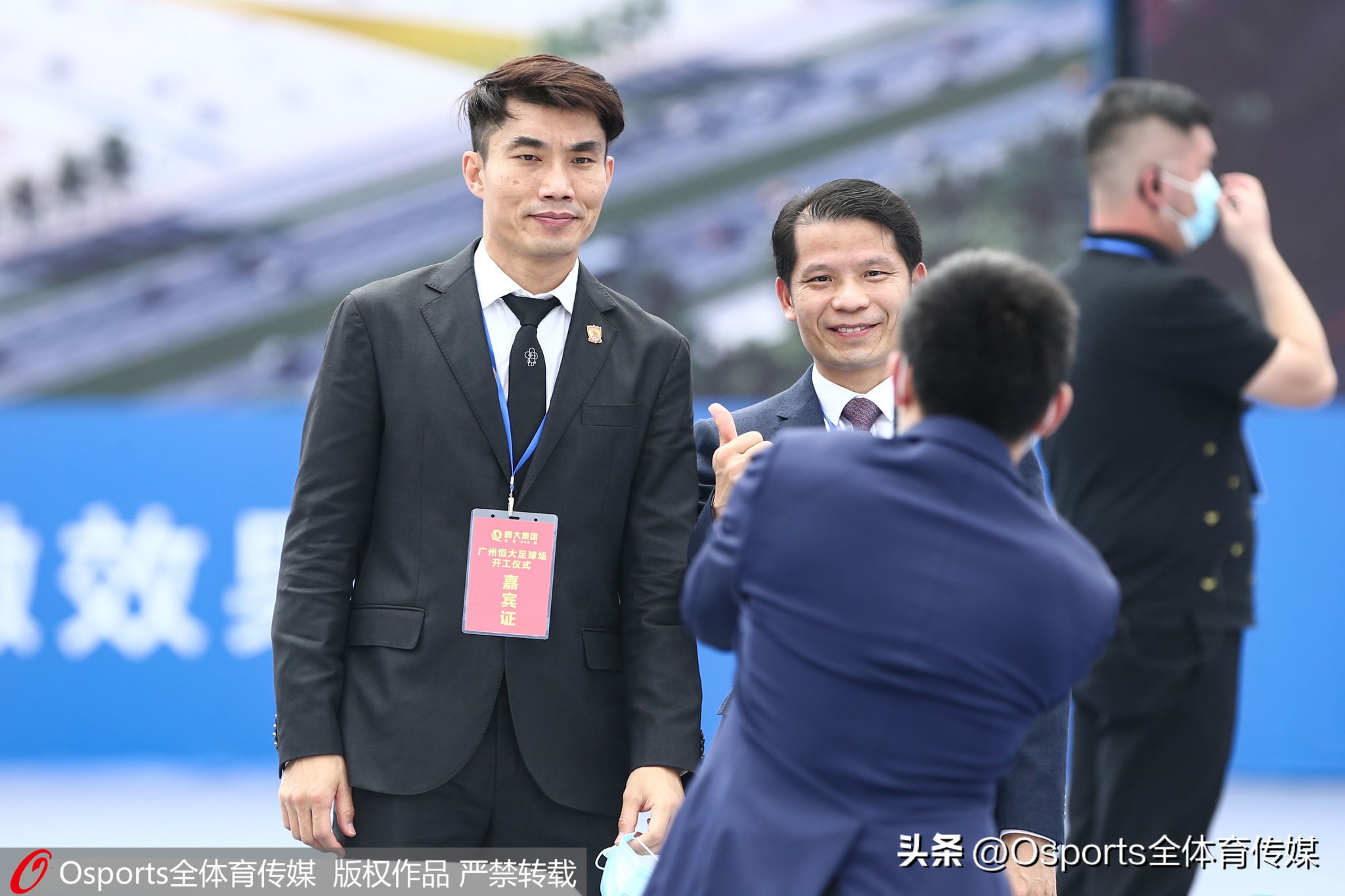 广州足球队宣布郑智担任一线队主教练回顾郑智职业生涯照