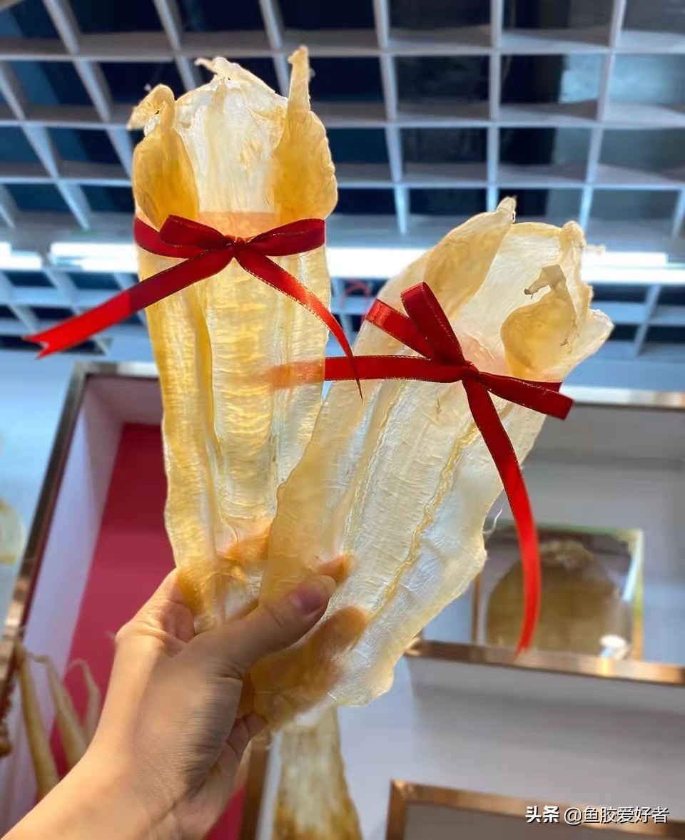 鱼胶颜色越深越老吗,鱼胶是不是年份越久越好呢