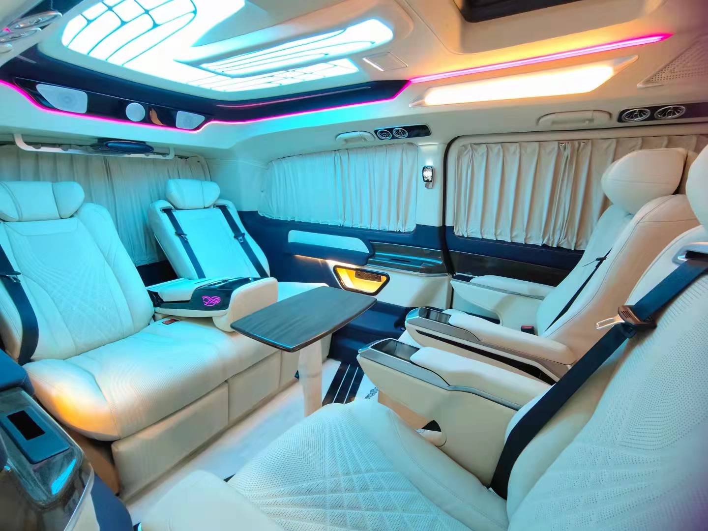 奔驰v260L迈巴赫商务车七座,奔驰v260改装迈巴赫多少钱