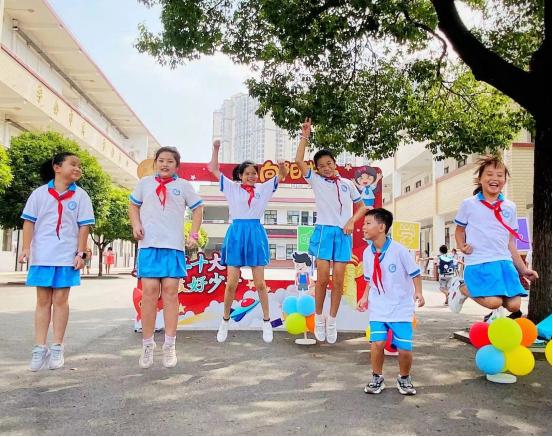 开学典礼以奋斗的姿态继续出发,开学第一日扬帆起航再创辉煌