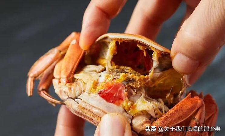 死螃蟹有一点点臭味能不能吃,活螃蟹哪些地方不能吃