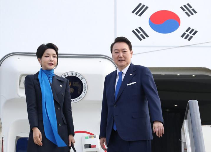 韩第一夫人穿军装,韩第一夫人着装