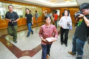 救小悦悦的拾荒阿姨如今怎么样了,陈贤妹救小悦悦