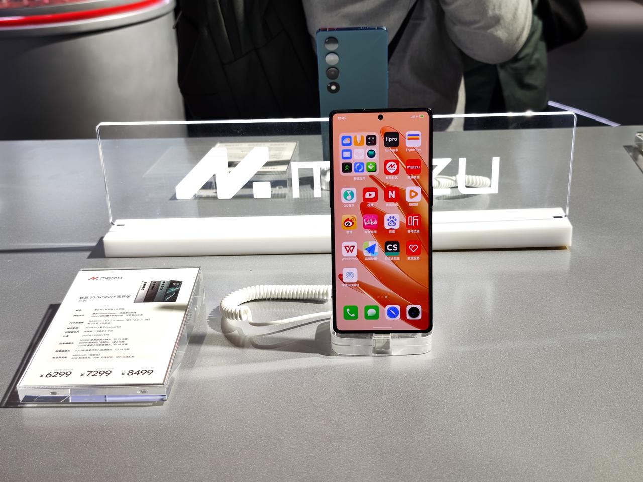 手机选用什么机身材质的好,旗舰手机一般用什么材质