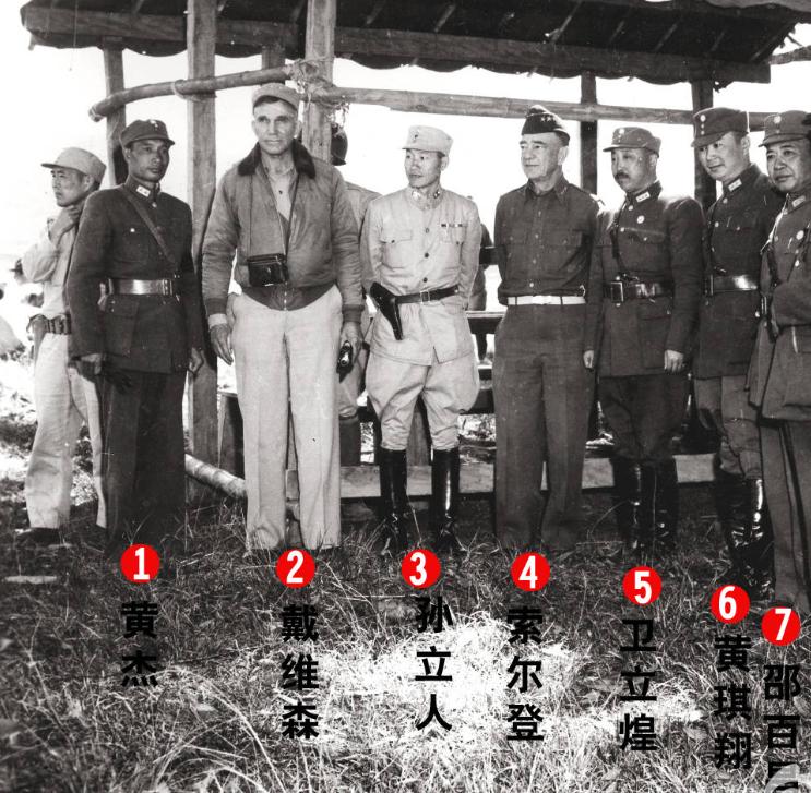 1957年，一数学老师突然被捕，公安问：你还记得被枪毙的银元犯吗