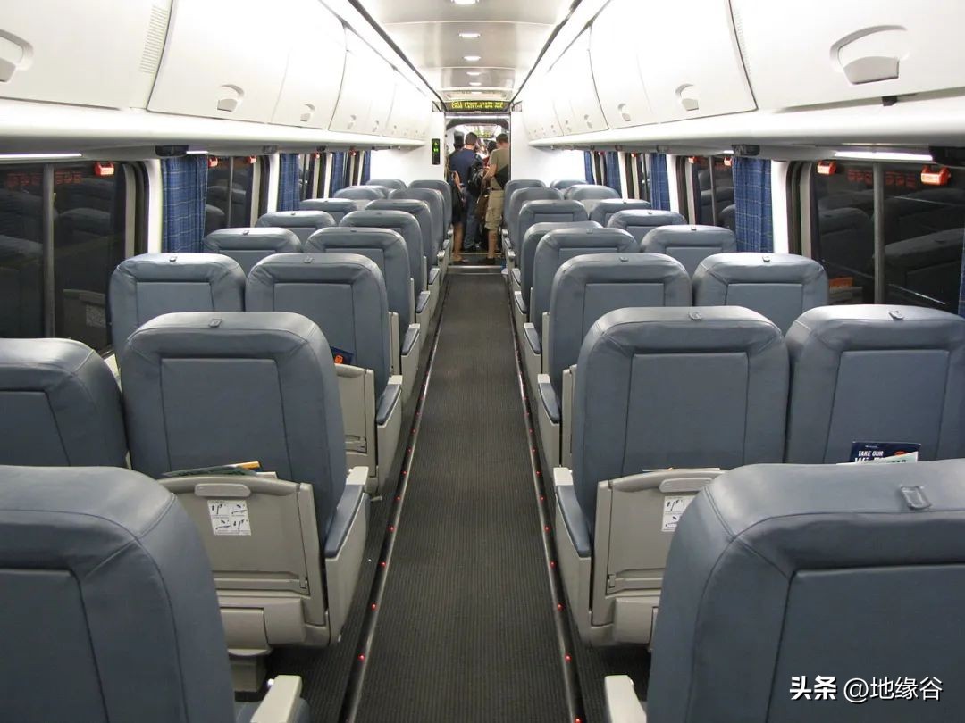 美国机场为啥那么多跑道,美国机场最新消息