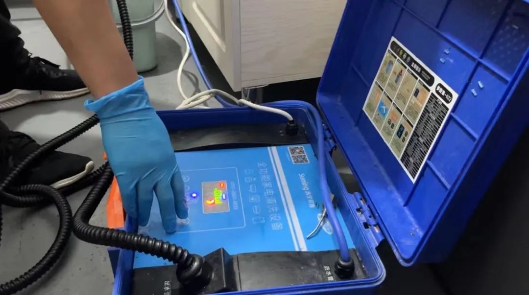 长春市民政局|幸福人生多彩夕阳公益项目助困境老人去污除油