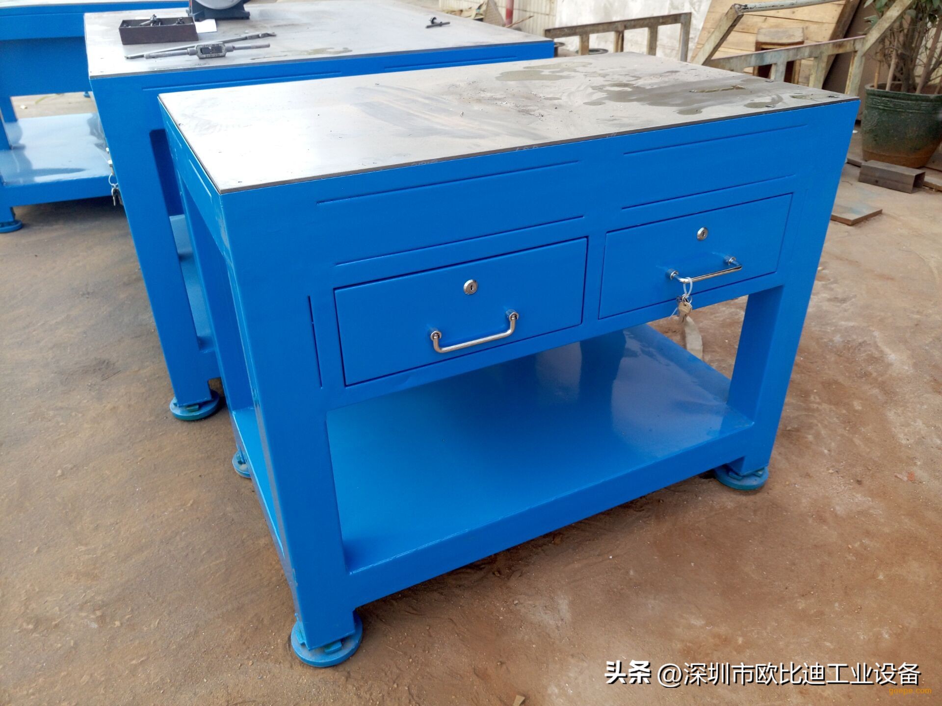 六边形钳工工作台作用,六工位六角工作台图片