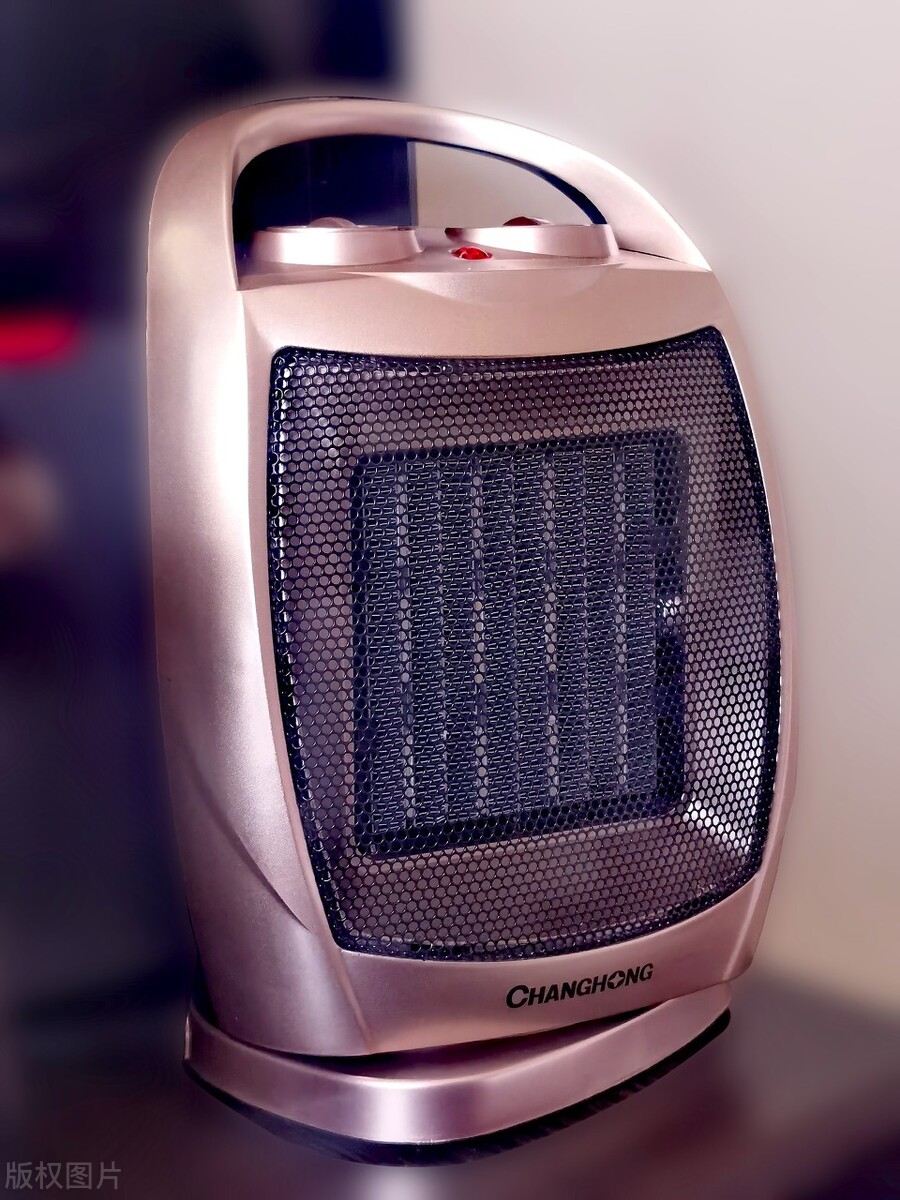 桌面暖风机可以烘衣服吗,浴室暖风机可以烘干衣服吗