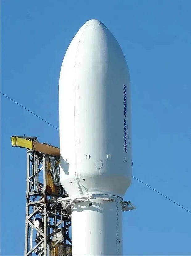 太空垃圾和太空卫星真实画面,太空垃圾会自然消失吗