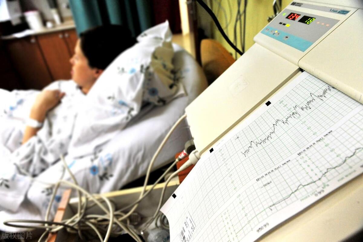 医院里的早产儿被放弃怎么处理,早产双胞胎没钱救治怎么办