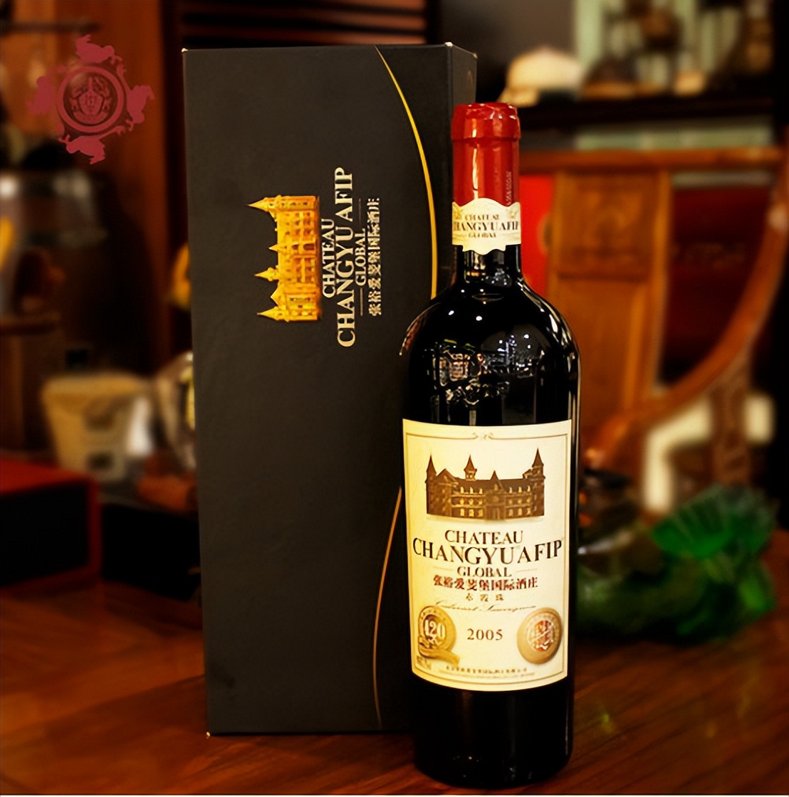 红酒跟葡萄酒区别在哪里呢,红酒和葡萄酒有什么不同