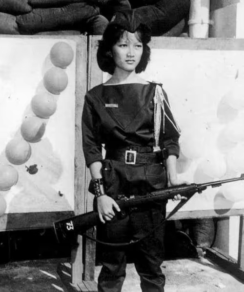 越南第一夫人陈丽春倾国倾城的蛇蝎美女，因恶毒引起兵变全家遭难