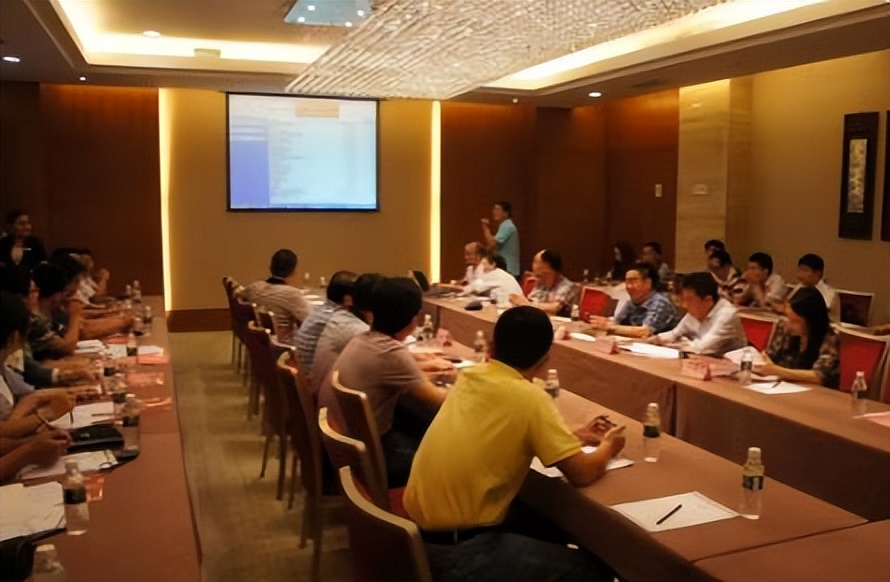 东大发不雅照院长已免职,东南大学袁久红处理结果