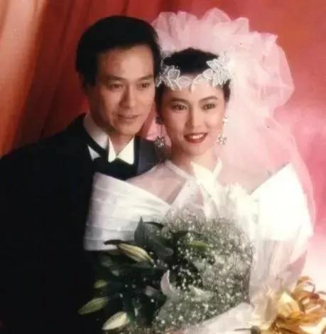 他红了30年和妻子分居却零绯闻,她红了之后