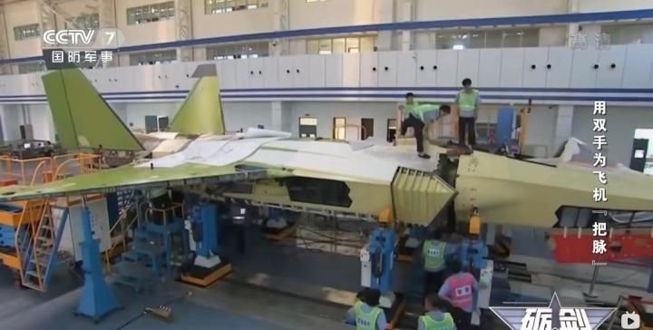 歼35是取代歼15吗,歼15对比歼35哪个更强