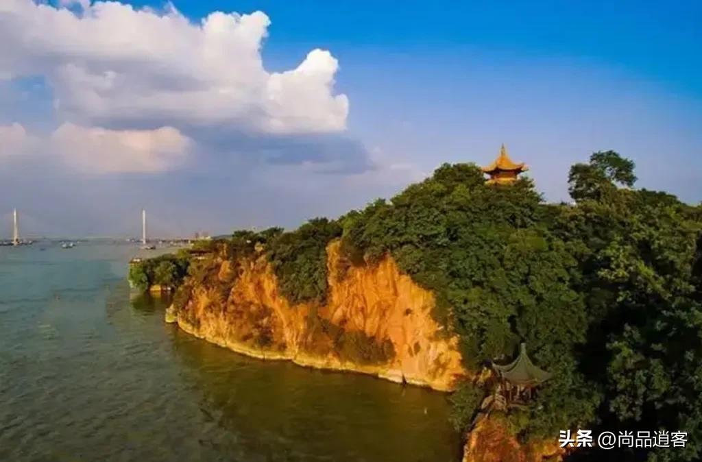 李白一生中游历了很多名山大川,李白游历过的名山大川