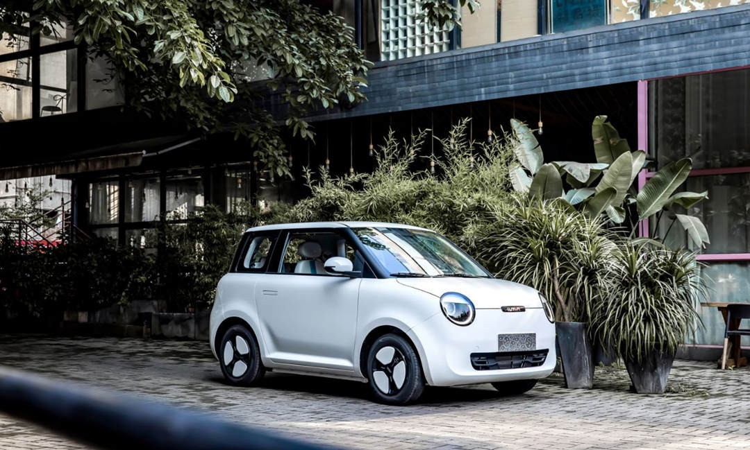 五菱宏光miniev和长安奔奔哪个好,长安lumin和五菱宏光miniev