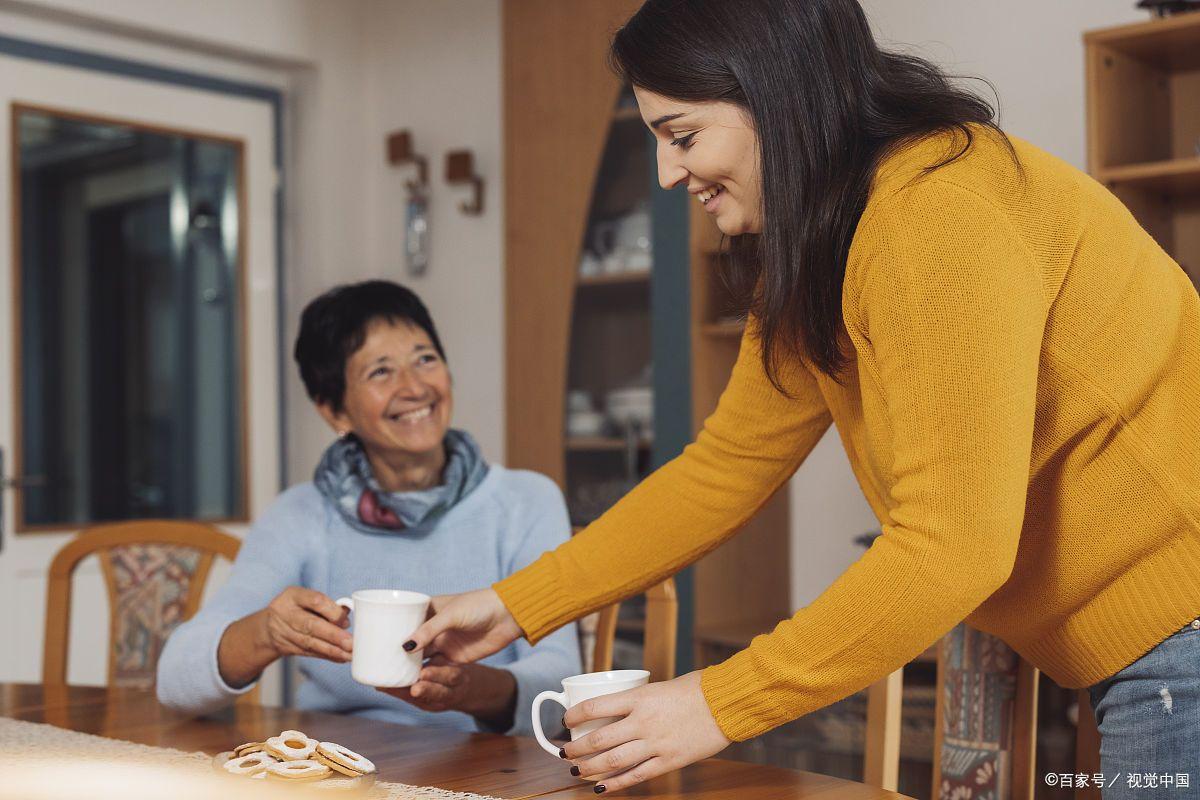 那年，我送一个受伤的大姐去医院，和她的小姑子发生了一段感情