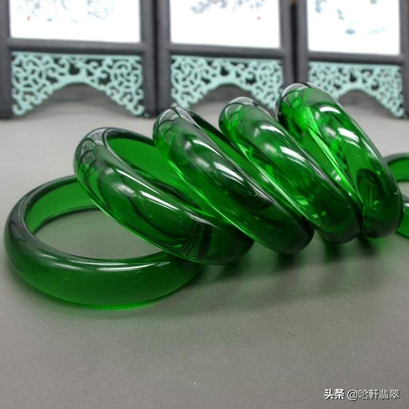 酷似啤酒瓶底的「冰翠」，为何能屡屡冒充高档冰种翡翠？