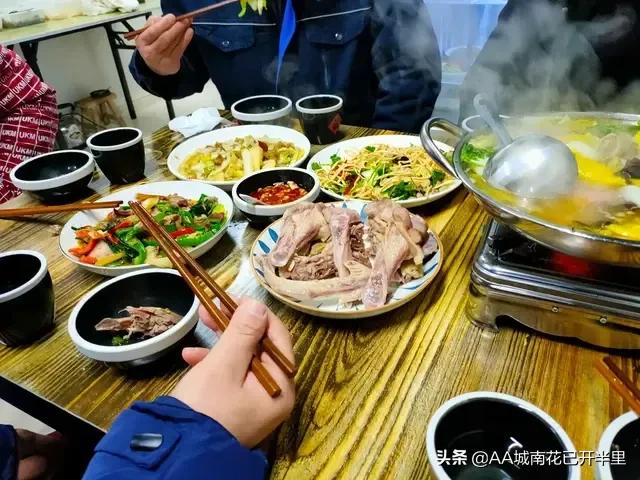 制衣厂月薪过万得做多少衣服,制衣厂一月工资一万多正常吗