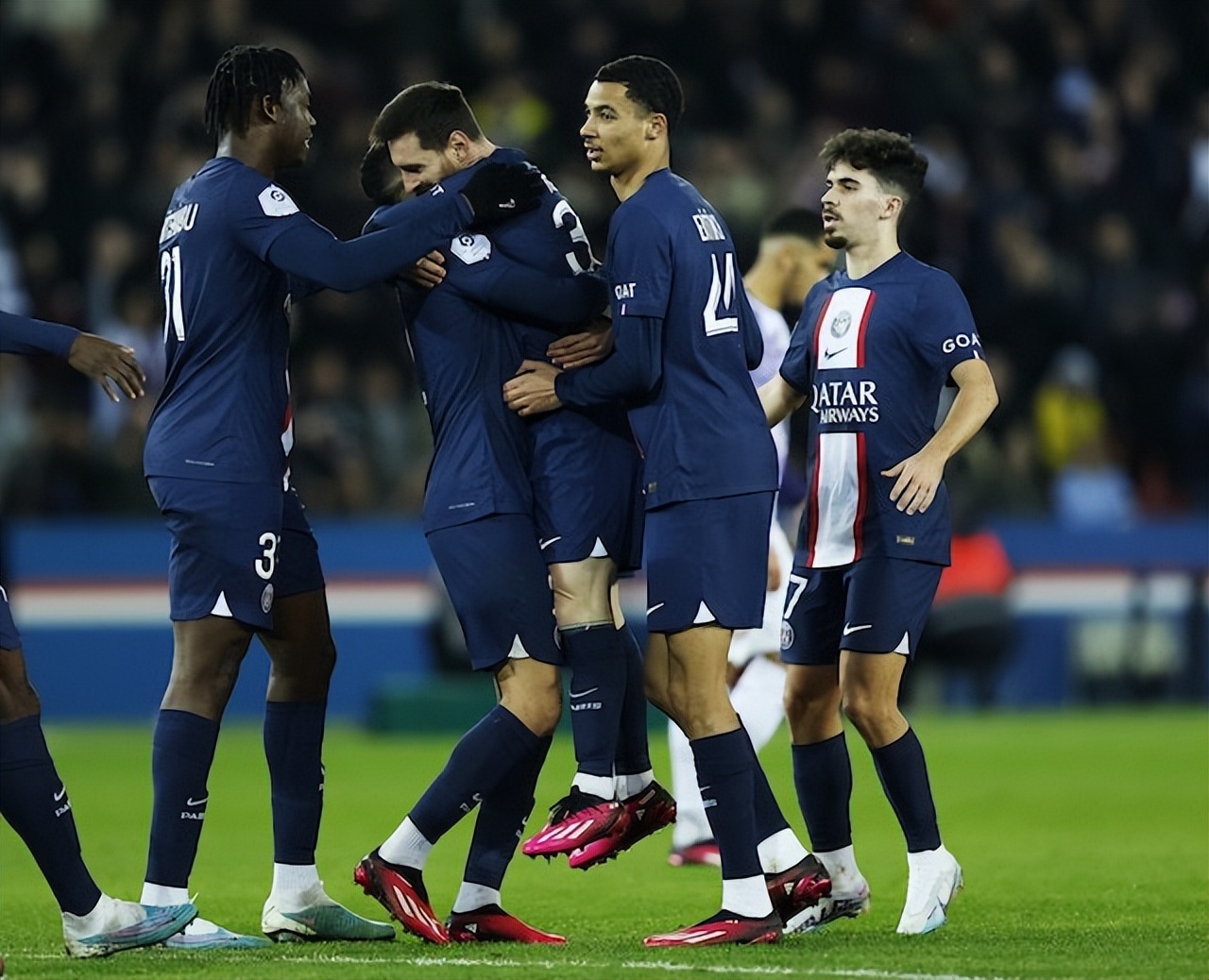 梅西绝妙助攻迈阿密,拉莫斯梅西庆祝进球