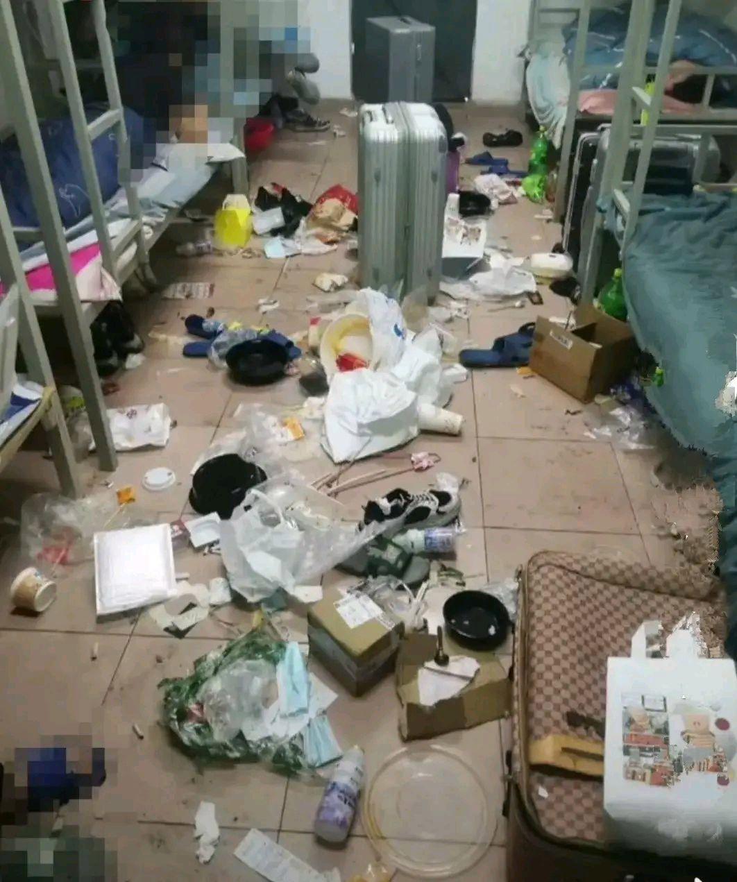 深圳工厂宿舍住12个人,深圳工厂4人间宿舍真实条件