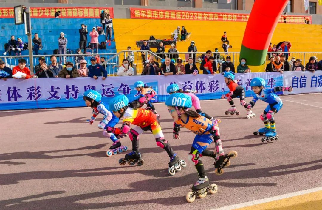 以爱心呵护童心用善行滋养人性,以爱心呵护纯真用温暖陪伴成长