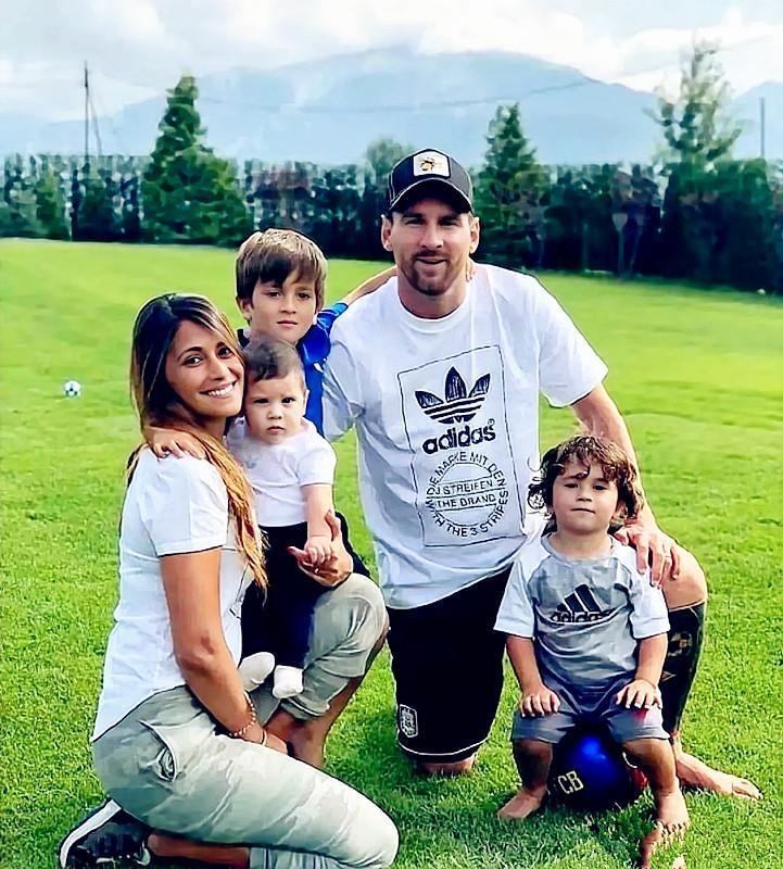 安东内拉苏亚雷斯妻子,梅西与安东内拉恋情曝光