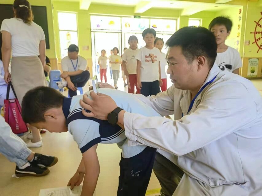 青少年脊柱异常怎么办,青少年脊柱怎么筛查的