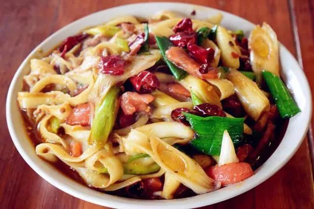 郑州市美食一条街在哪,郑州市阿五美食地址