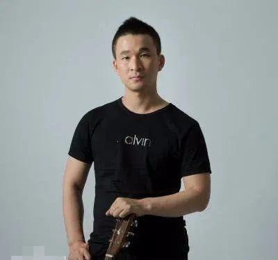 不婚、接廉价商演、走穴…一首歌唱一辈子的老牌歌星，现状各不同