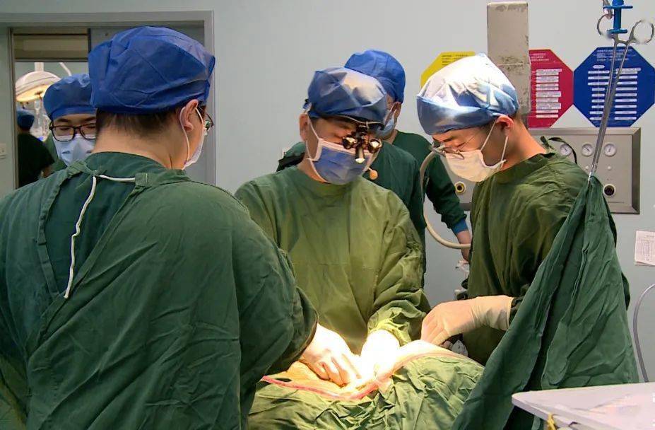 14岁300斤的小胖子,江西14岁少年体重300