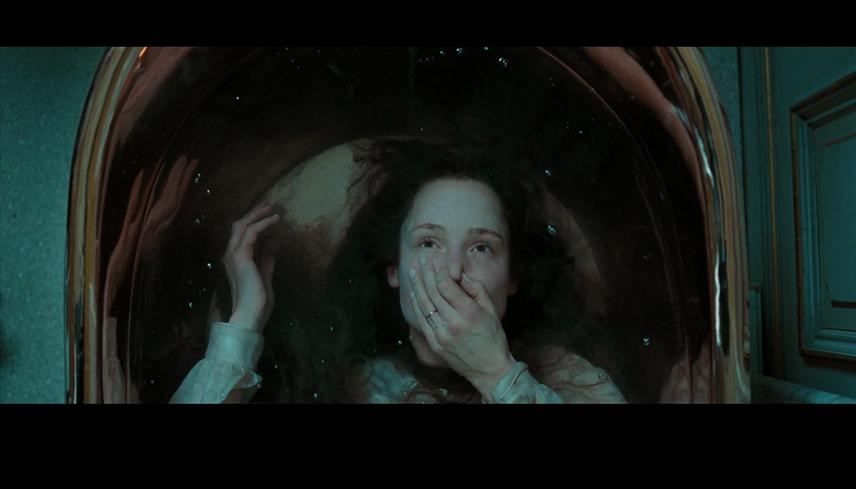 抱歉，该上热搜的是她，不是男足