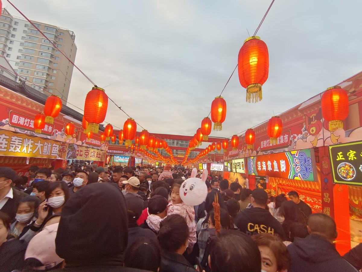 民俗演艺+琳琅美食古都的“夜经济”火起来了