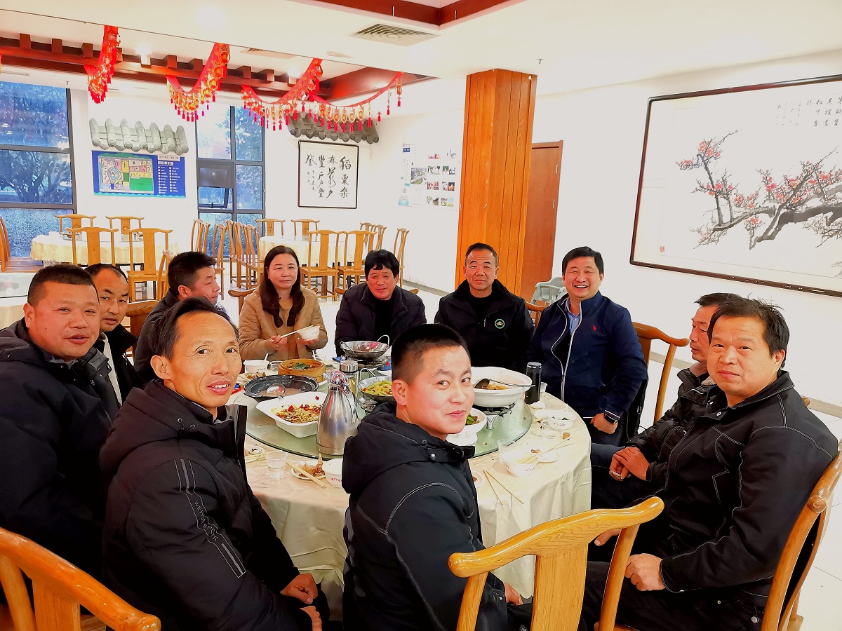 姥姥不疼舅舅不爱的心情,姥姥不疼舅舅不爱小舅子完整视频