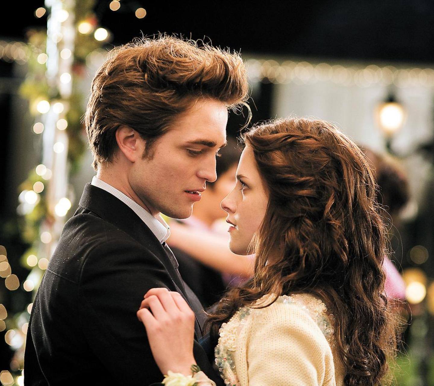 《暮光之城》14年后演员现状：男主长残，配角逆袭，女主成赢家