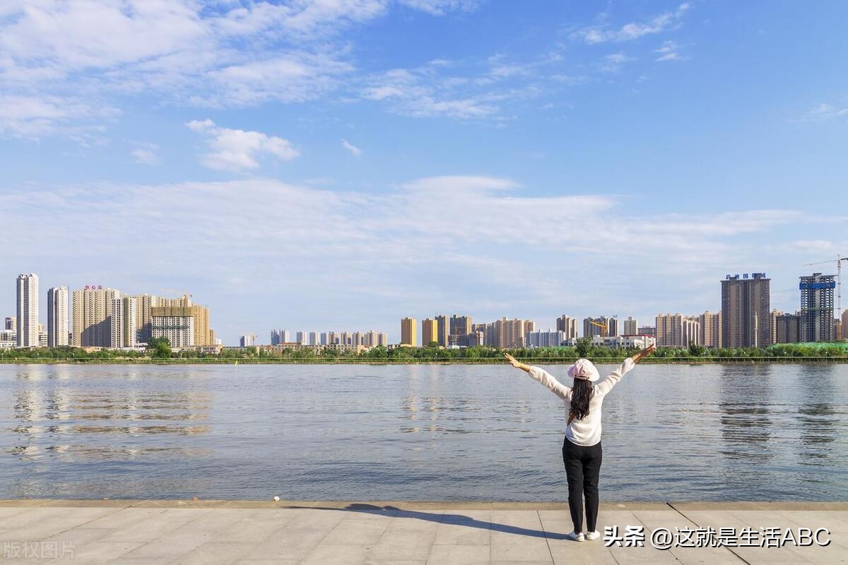 咸阳湖是咸阳护城河吗,咸阳湖喷雾