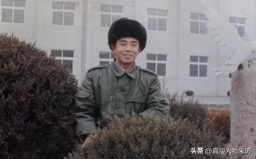 8090后的街头卖唱,13岁少年坚持7年陪父街头卖唱