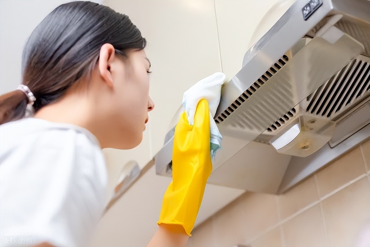 油烟机油污怎样去污,一体式油烟机油污怎么清洗