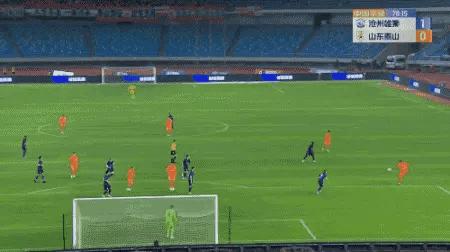 1:1，单场两次争议判罚，山东泰山四轮不胜，老牌劲旅真要保级吗