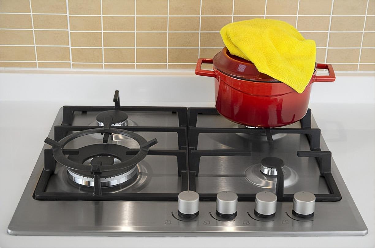 为什么很多人都开始嫌弃“燃气灶”？看完才知道，他们是真聪明