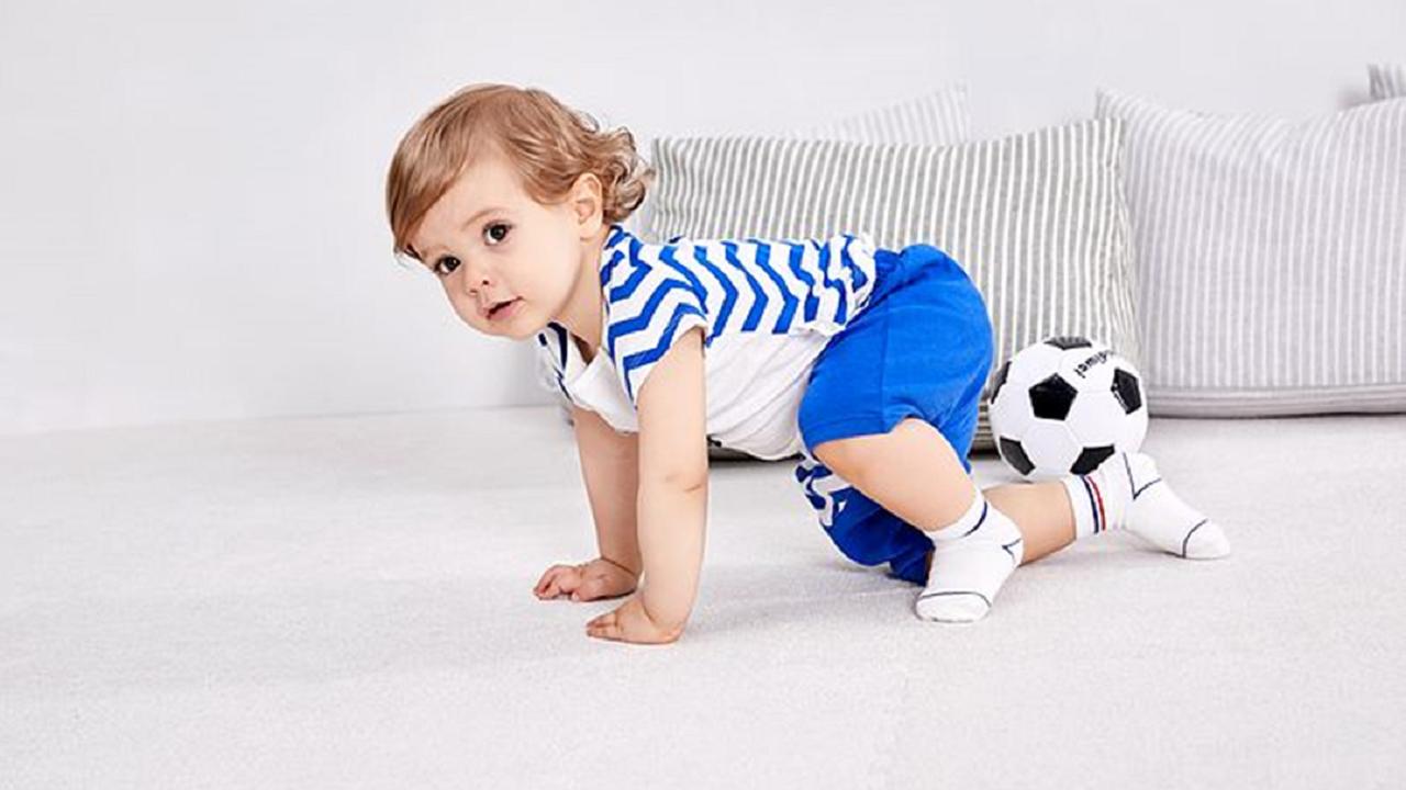 婴儿摔了头怎么判断严重不严重,宝宝摔了脸之后怎么判断有没有事