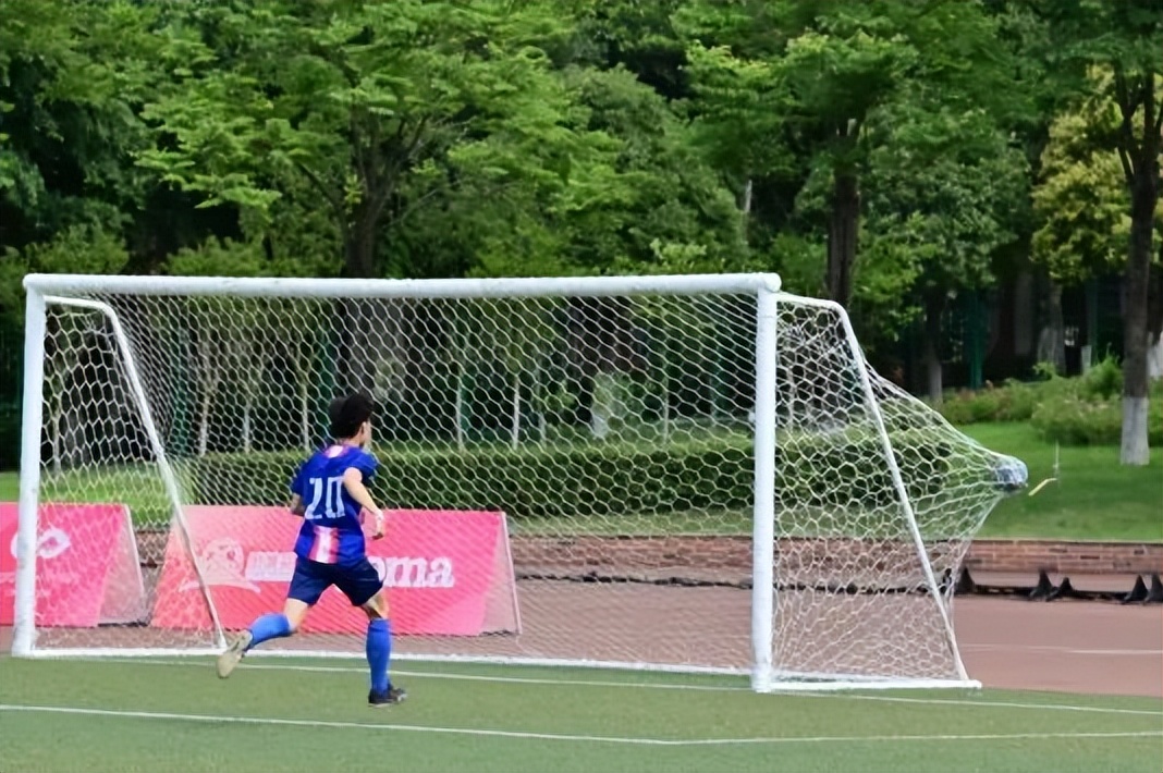 西南交通大学贡嘎杯决赛足球,2023贡嘎杯西南交大足球队