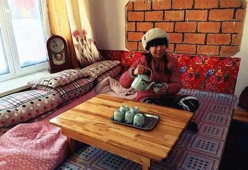 东北新婚夫妻和全家人睡炕,东北全家都睡一个土炕上