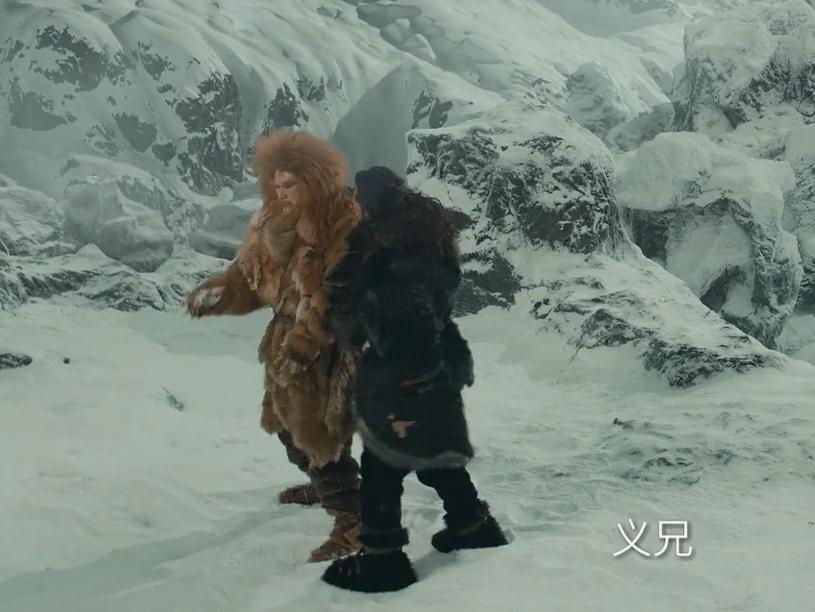 一个斜眼，一个满脸痘痘，这颜值王晶你也吹的下去？