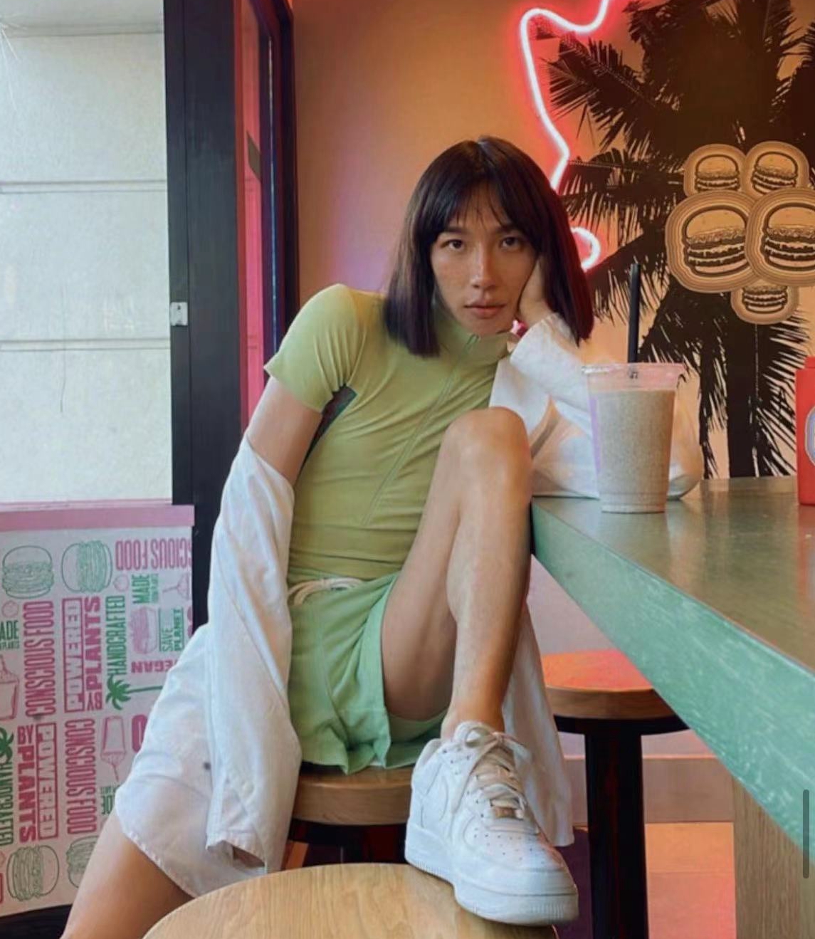 小S卷入汪小菲骂战三天终于发声了，回复网友留言曝真实心声