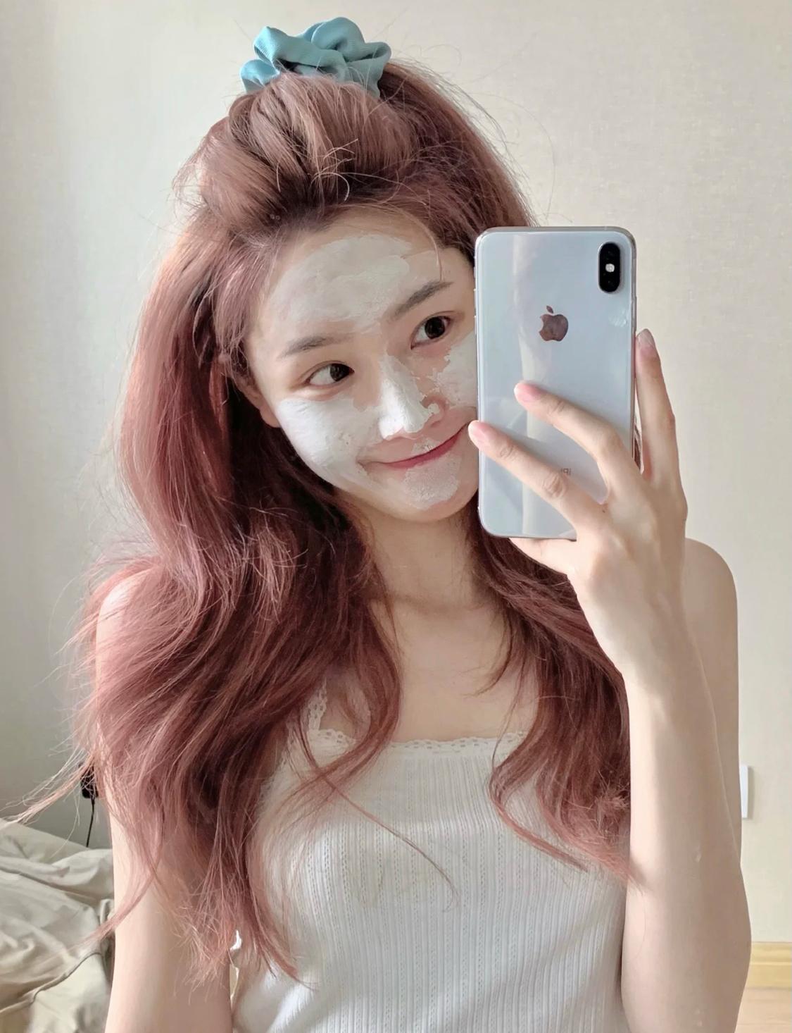 敷面膜补水了脸还是起干皮,敷面膜先补水还是敷完后补水